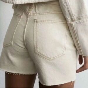 House of Harlow 1960 Cream Jean Shorts 100% cotton.